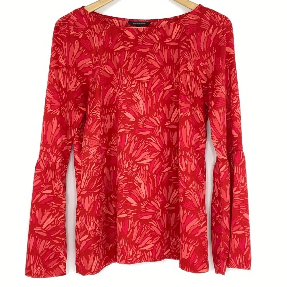 Banana Republic red & pink printed long bell sleeve top wms sz medium